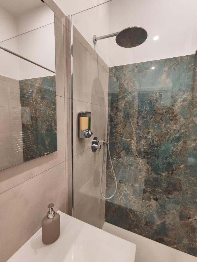 נאפולי Santa Lucia Luxury Apartment מראה חיצוני תמונה