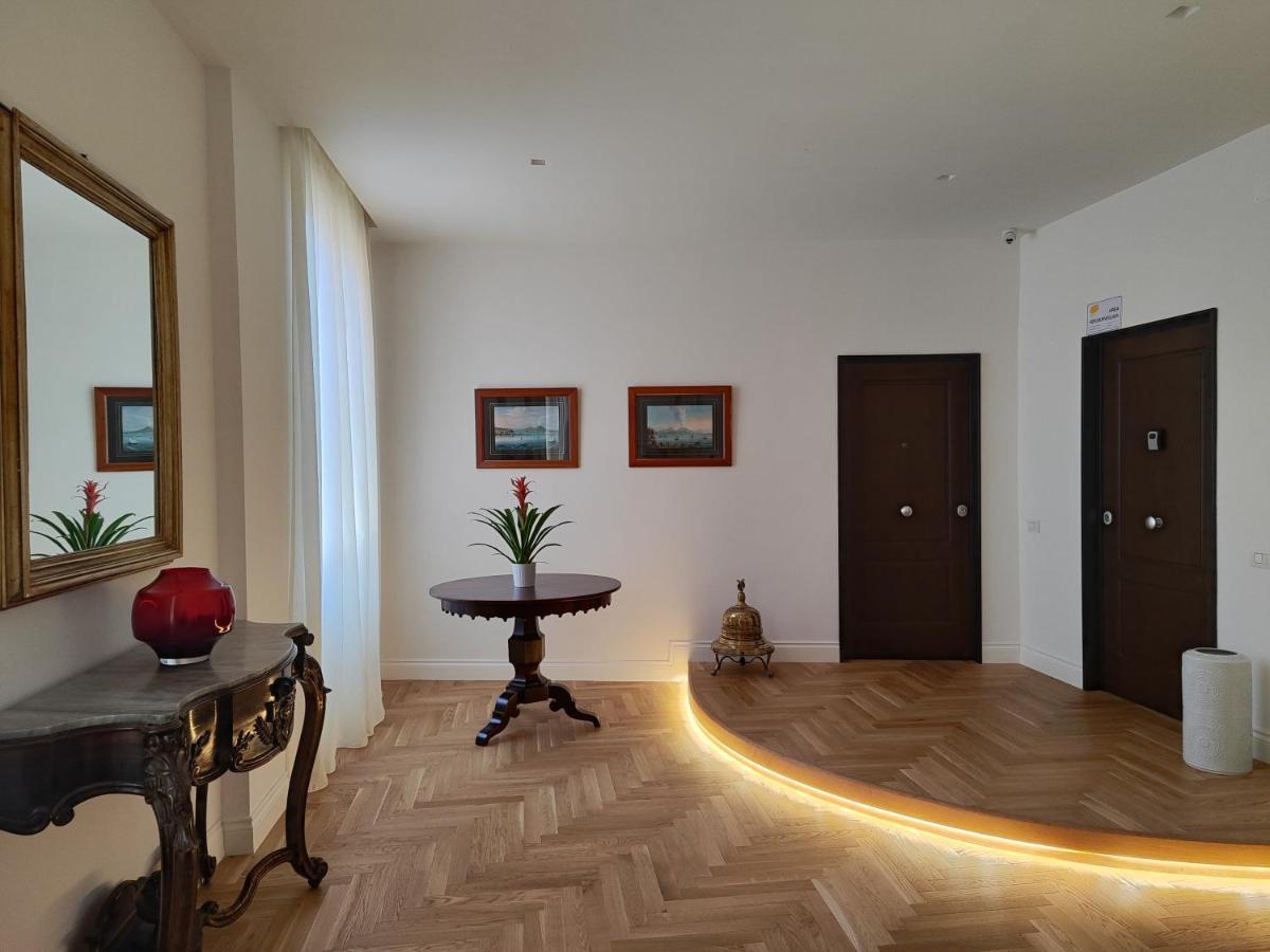 נאפולי Santa Lucia Luxury Apartment מראה חיצוני תמונה