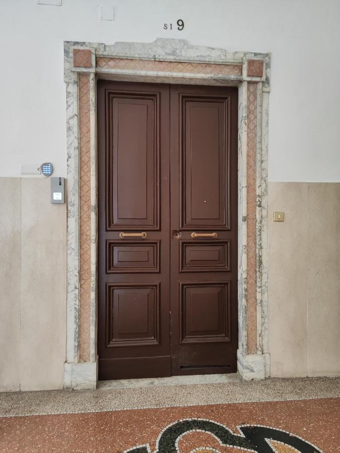 נאפולי Santa Lucia Luxury Apartment מראה חיצוני תמונה